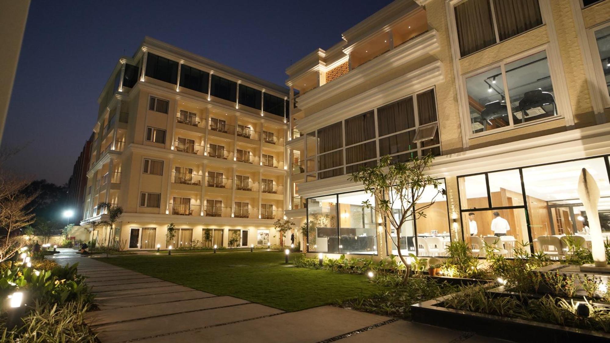 Antique Regency !! Luxurious Hotel In Digha !! Екстериор снимка